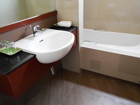 パラダイスホテルニャウンシュエ|サラトラベルミャンマーのホテル情報